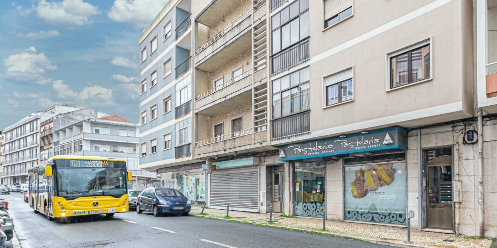 Trespasse de Pastelaria com fabrico próprio em Queluz