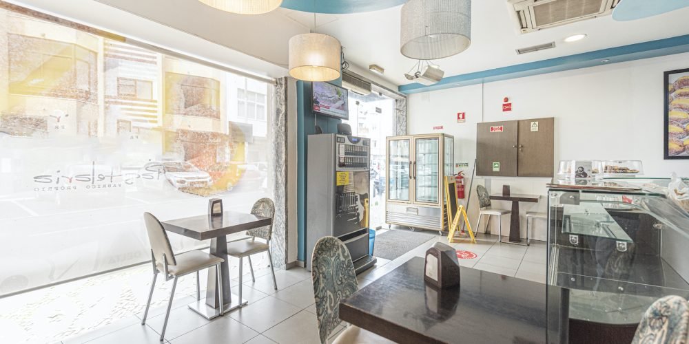 Trespasse de Pastelaria com fabrico próprio em Queluz