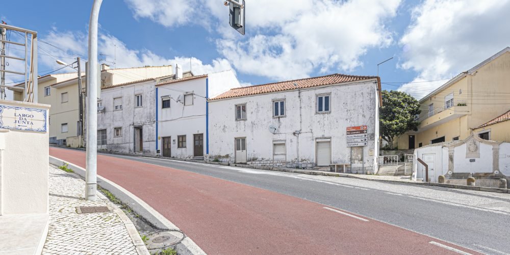 Porta24 Imóveis Prédio com 3 frações Cheleiros