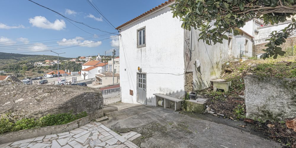 Porta24 Imóveis Prédio com 3 frações Cheleiros