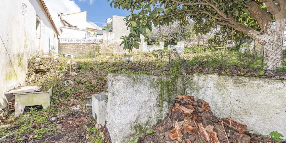 Porta24 Imóveis Prédio com 3 frações Cheleiros