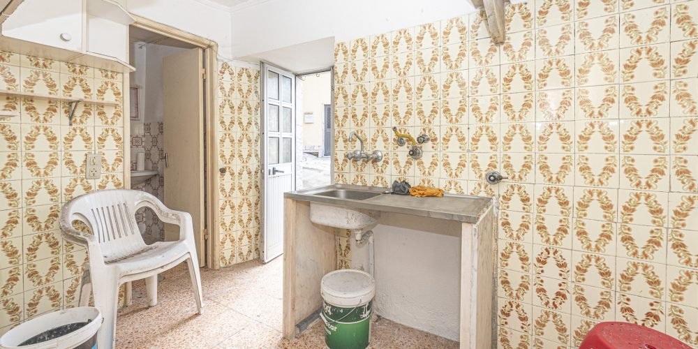 Porta24 Imóveis Prédio com 3 frações Cheleiros