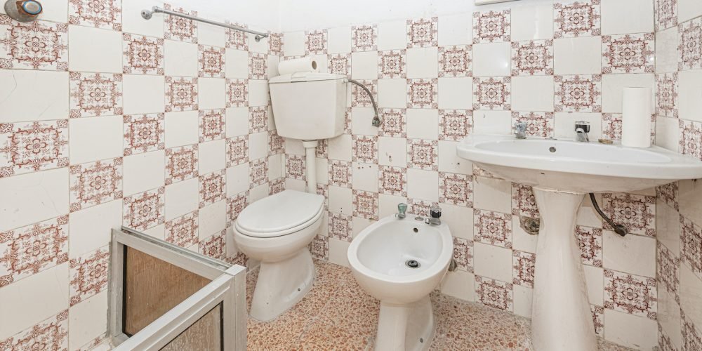 Porta24 Imóveis Prédio com 3 frações Cheleiros