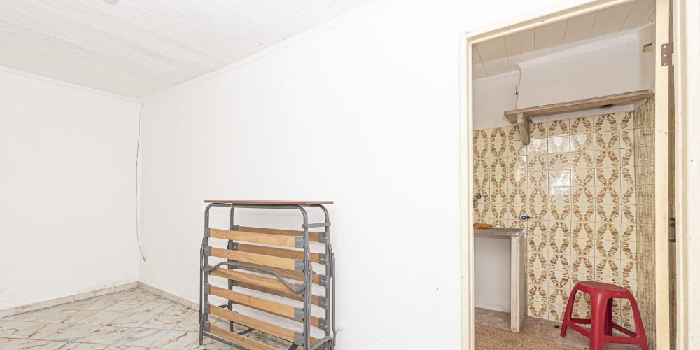 Porta24 Imóveis Prédio com 3 frações Cheleiros