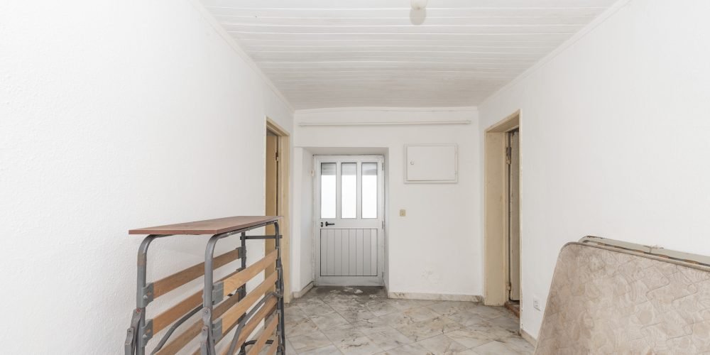 Porta24 Imóveis Prédio com 3 frações Cheleiros