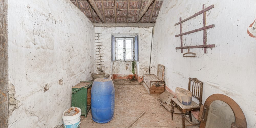 Porta24 Imóveis Prédio com 3 frações Cheleiros